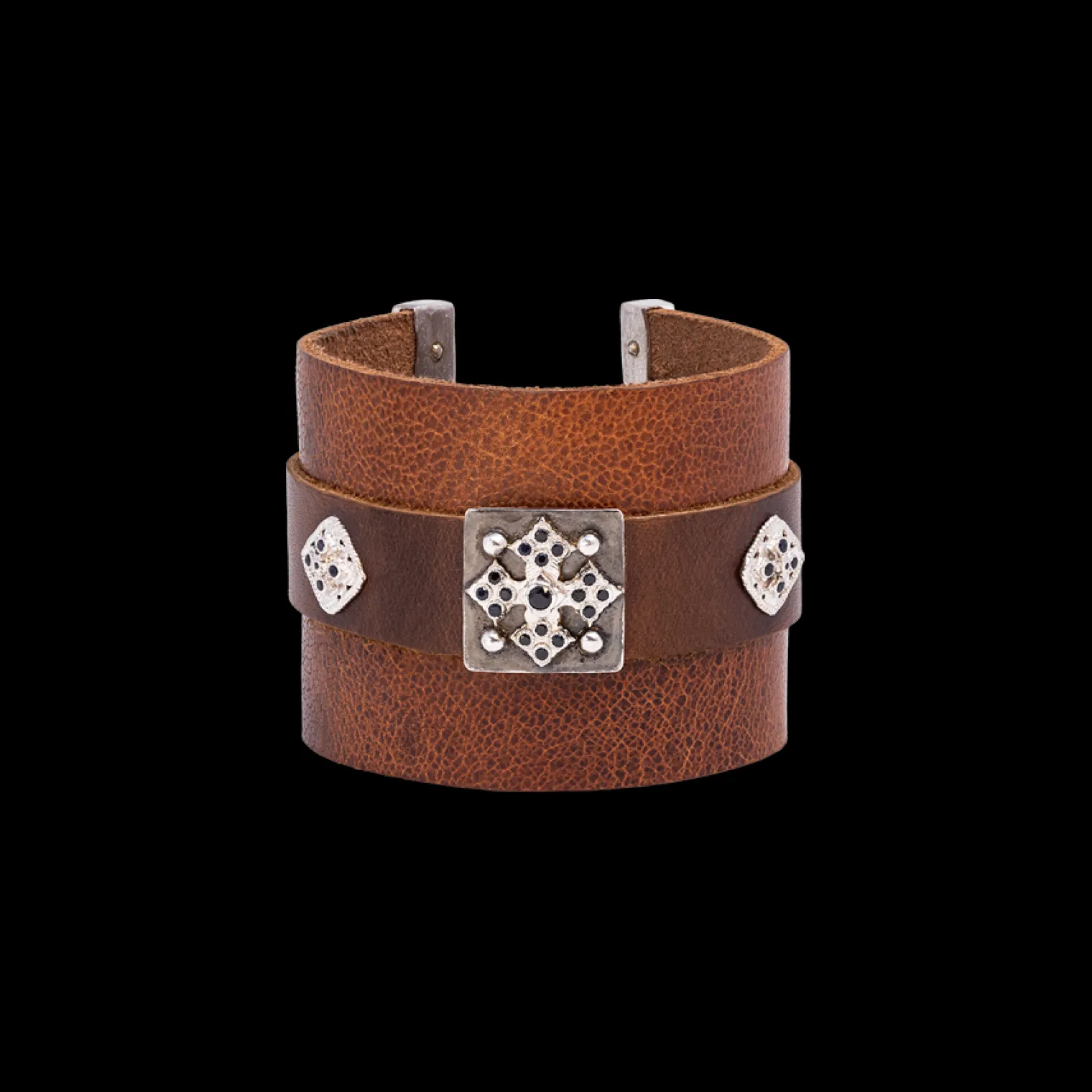 BLACK SAPPHIRE CROSS DOUBLE LEATHER PULL BRACELET