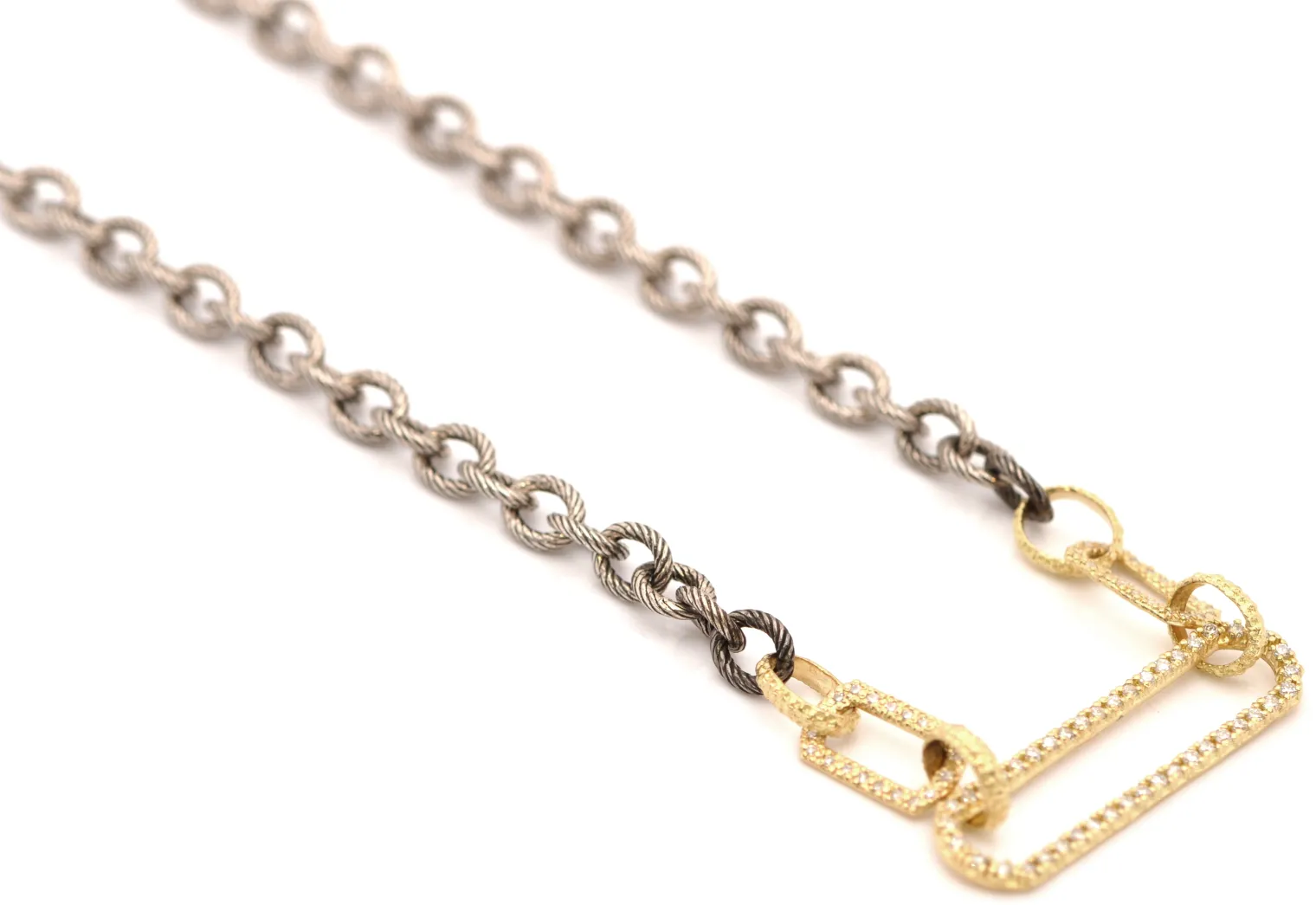 17" CHAIN LINK NECKLACE WITH PAVE PAPERCLIP