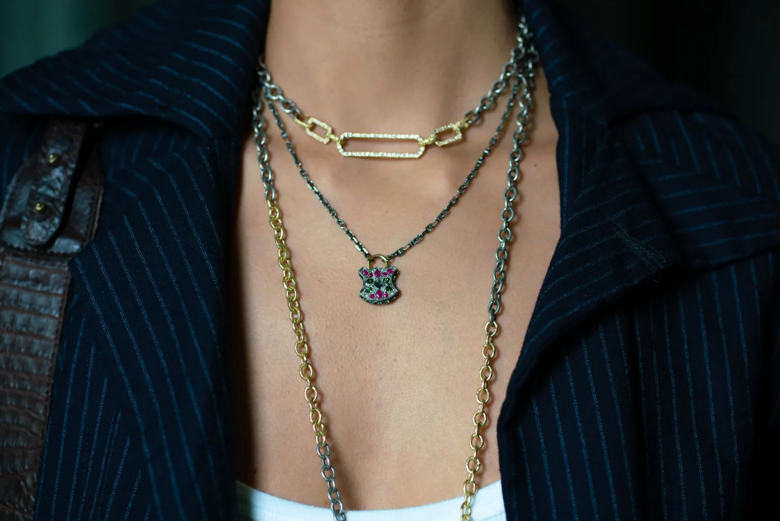 17" CHAIN LINK NECKLACE WITH PAVE PAPERCLIP