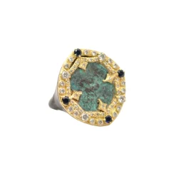 DISC ARTIFACT WITH DIAMOND PAVE BEZEL