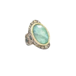 OVAL EMERALD COCKTAIL RING
